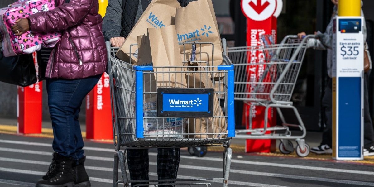 A Wall Street vet's Walmart recession indicator just hit its highest point since 2008—and he says the fear 'just keeps multiplying' | Fortune