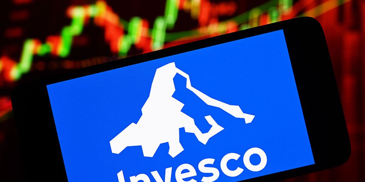 Invesco takes over Superstate's $900 million T-bill fund as Wall Street accelerates tokenization push | Fortune