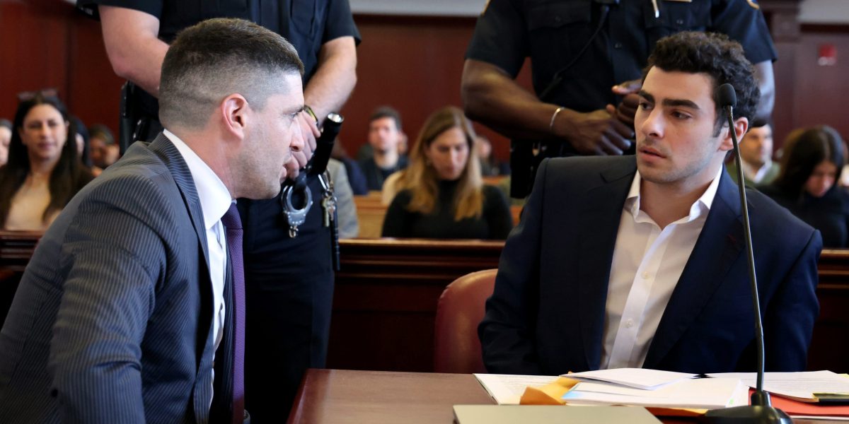 Luigi Mangione's lawyers say back-to-back state and federal trials violate his constitutional rights | Fortune