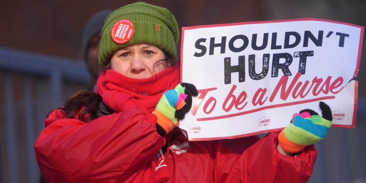 Pekerjaan Kesehatan—Penopang Pasar Tenaga Kerja—Mengalami Penyusutan Pertama Kali dalam Empat Tahun