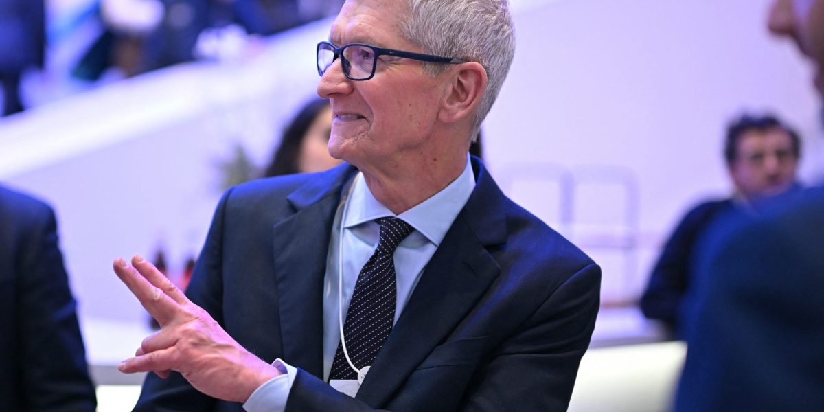 The best way for CEOs to keep bonuses in a downturn: Lower expectations | Fortune