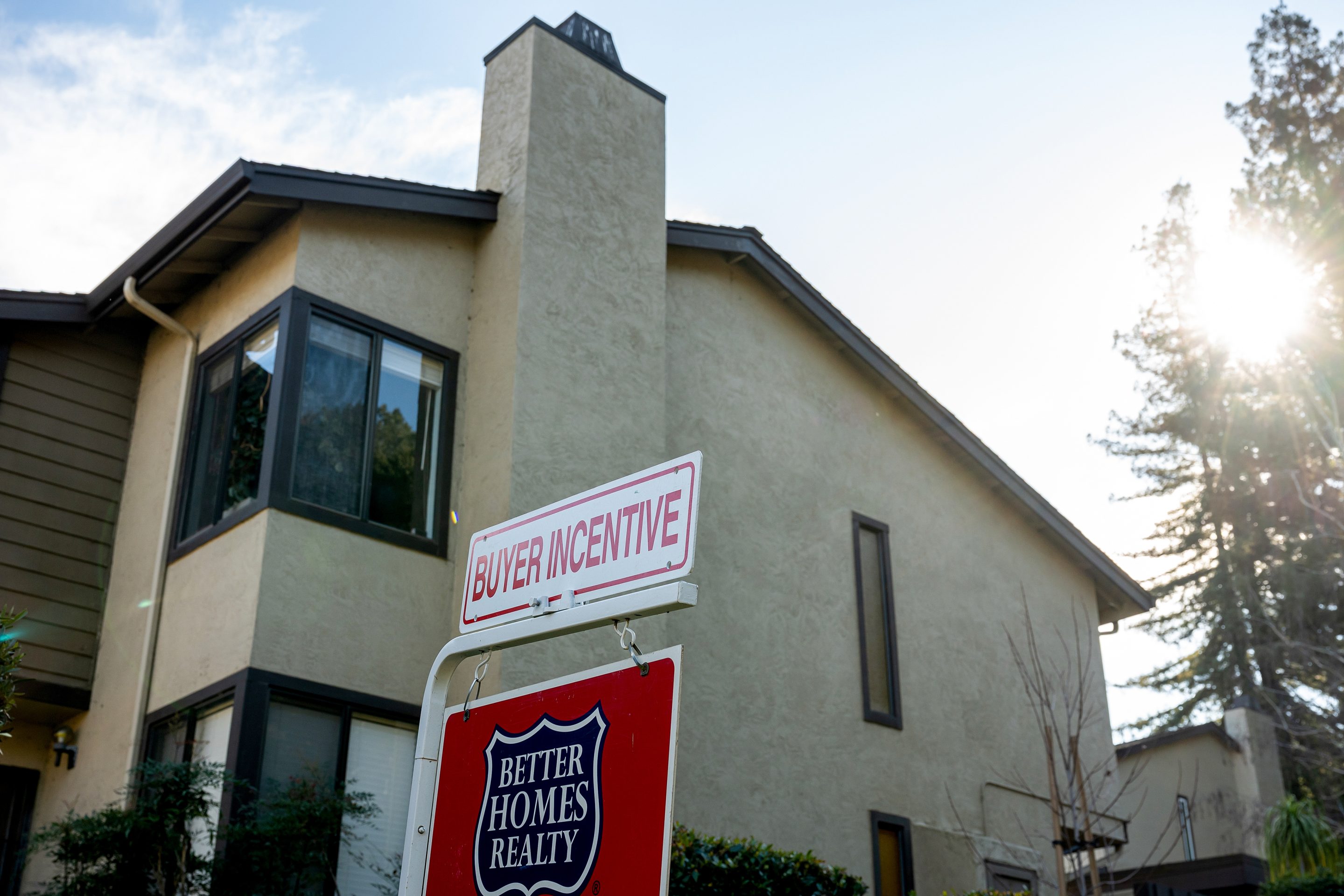 fortune.com - Jason Ma - There are now nearly 50% more home sellers than buyers as gap widens to a record 630,000. But it's only a buyer's market if you can afford it