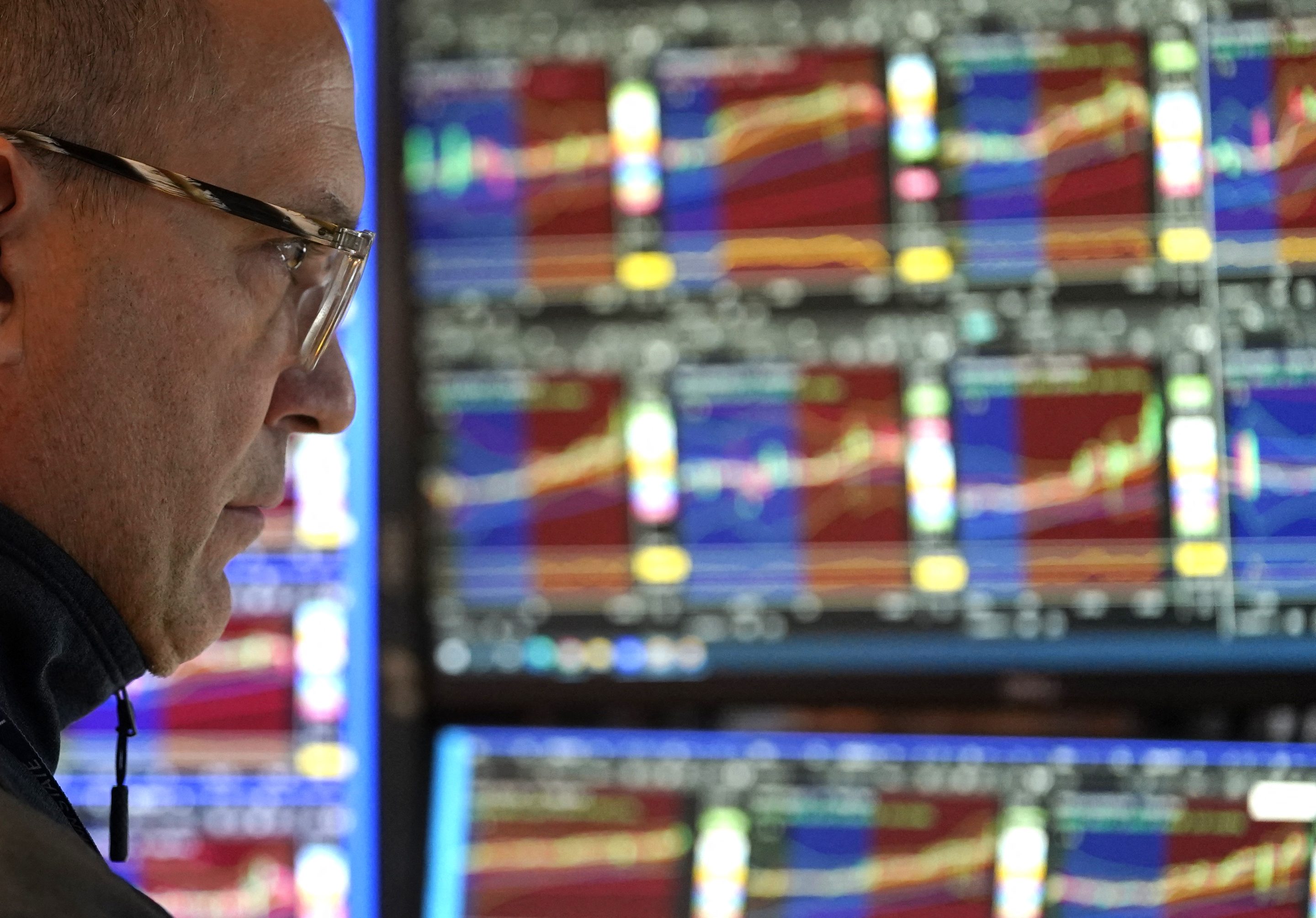 fortune.com - Jason Ma - Dow futures plunge nearly 500 points as U.S. attack on Iran sends oil prices soaring, while first American casualties reported