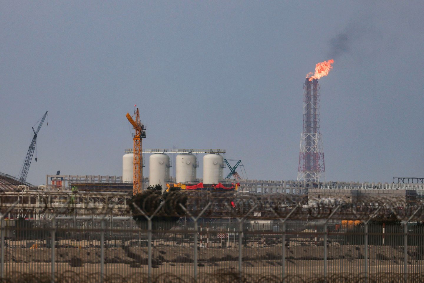 A view of the liquefied natural gas (LNG) production facility in Qatar's Ras Laffan Industrial City. Photo: Stringer/dpa (Photo by Stringer/picture alliance via Getty Images)