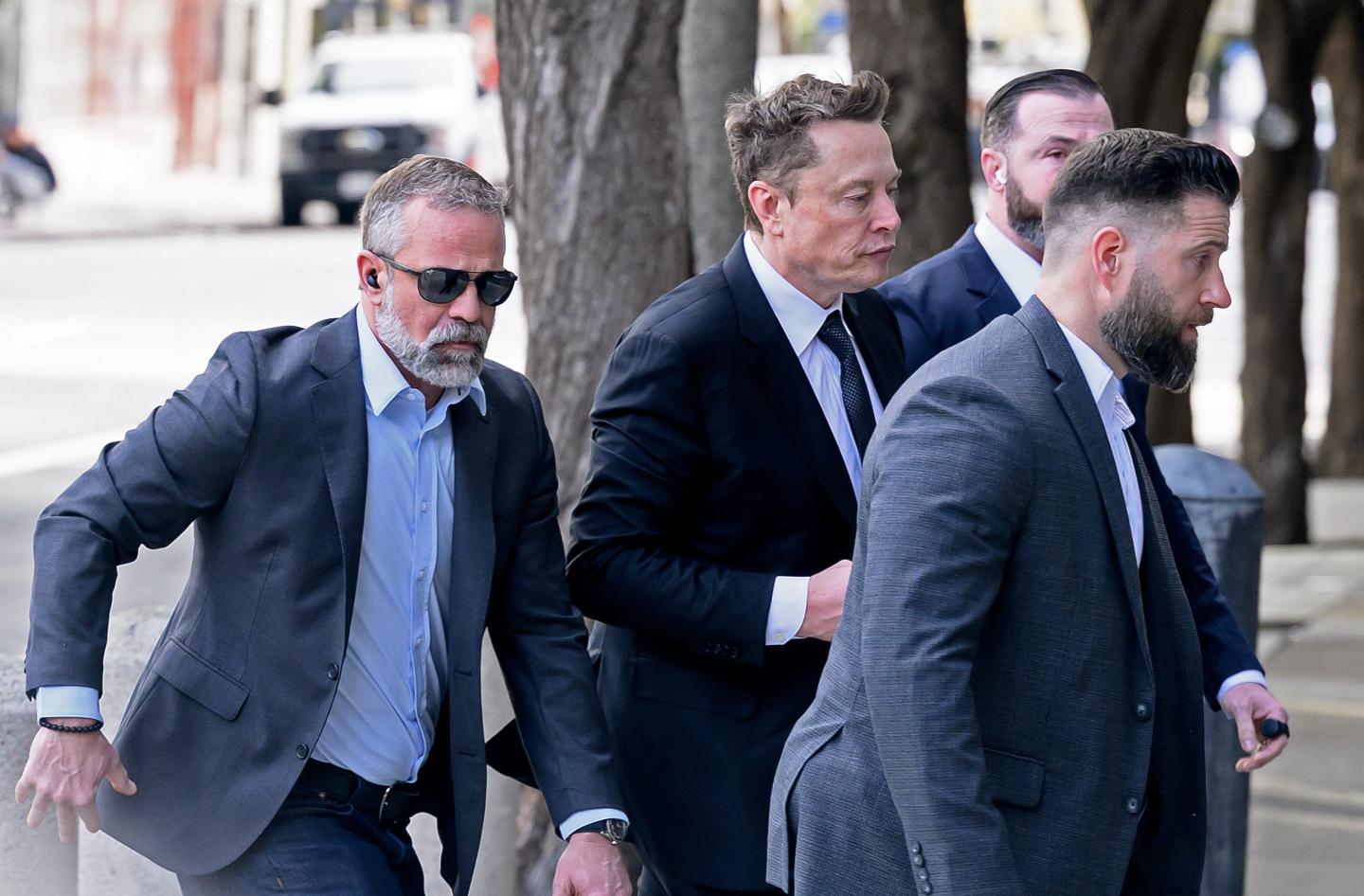 Elon Musk is escalating his feud with a Delaware judge over a ‘heart’ on a LinkedIn post