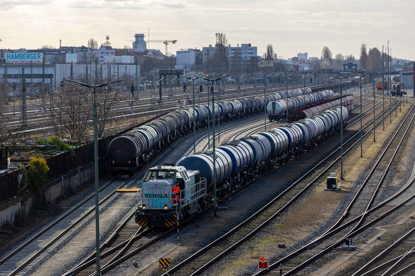 Why oil traders are rushing to trade on crypto platform Hyperliquid