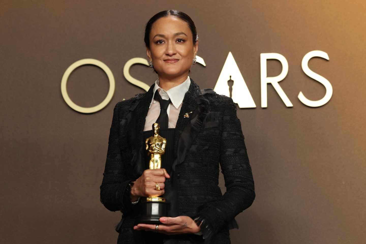 HOLLYWOOD, CALIFORNIA - MARCH 15: Autumn Durald Arkapaw, winner of the Best Cinematography Award for “Sinners”, poses in the press room during the 98th Oscars at Dolby Theatre on March 15, 2026 in Hollywood, California. (Photo by Frazer Harrison/Getty Images)