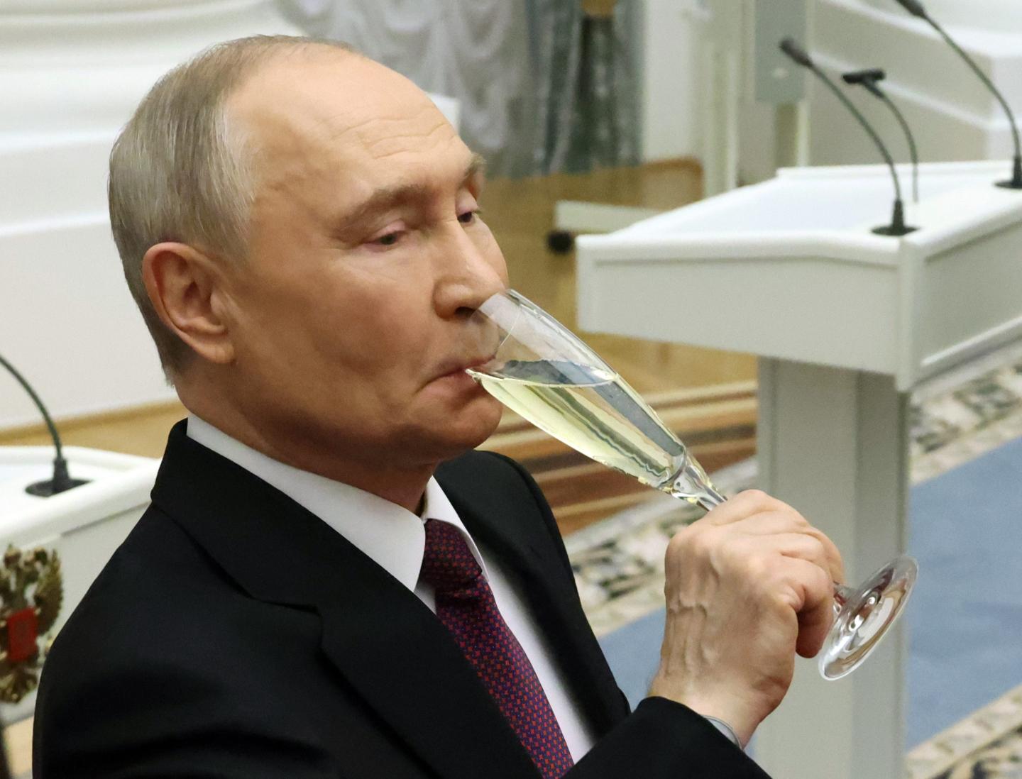 Russia was expecting a windfall from soaring oil prices, but relentless Ukrainian drone attacks are devastating nearly half its export capacity
