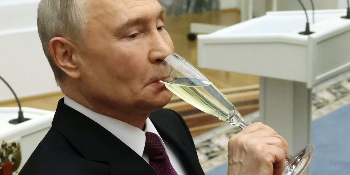 Russia was expecting a windfall from soaring oil prices, but relentless Ukrainian drone attacks are devastating nearly half its export capacity | Fortune