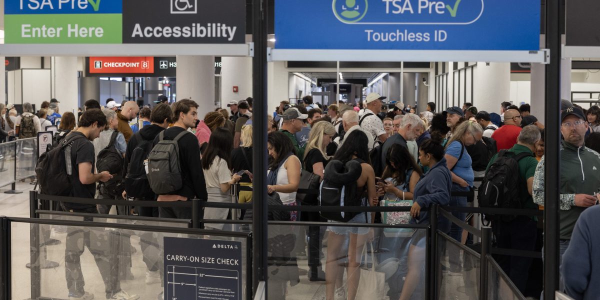 War, oil, and an unpaid TSA: The perfect storm of travel chaos feels like the pandemic all over again | Fortune