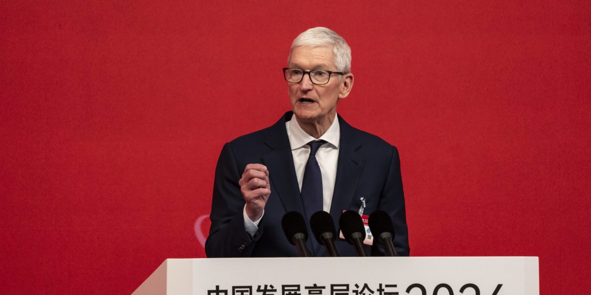 Apple CEO praises China partners as Beijing applies pressure | Fortune
