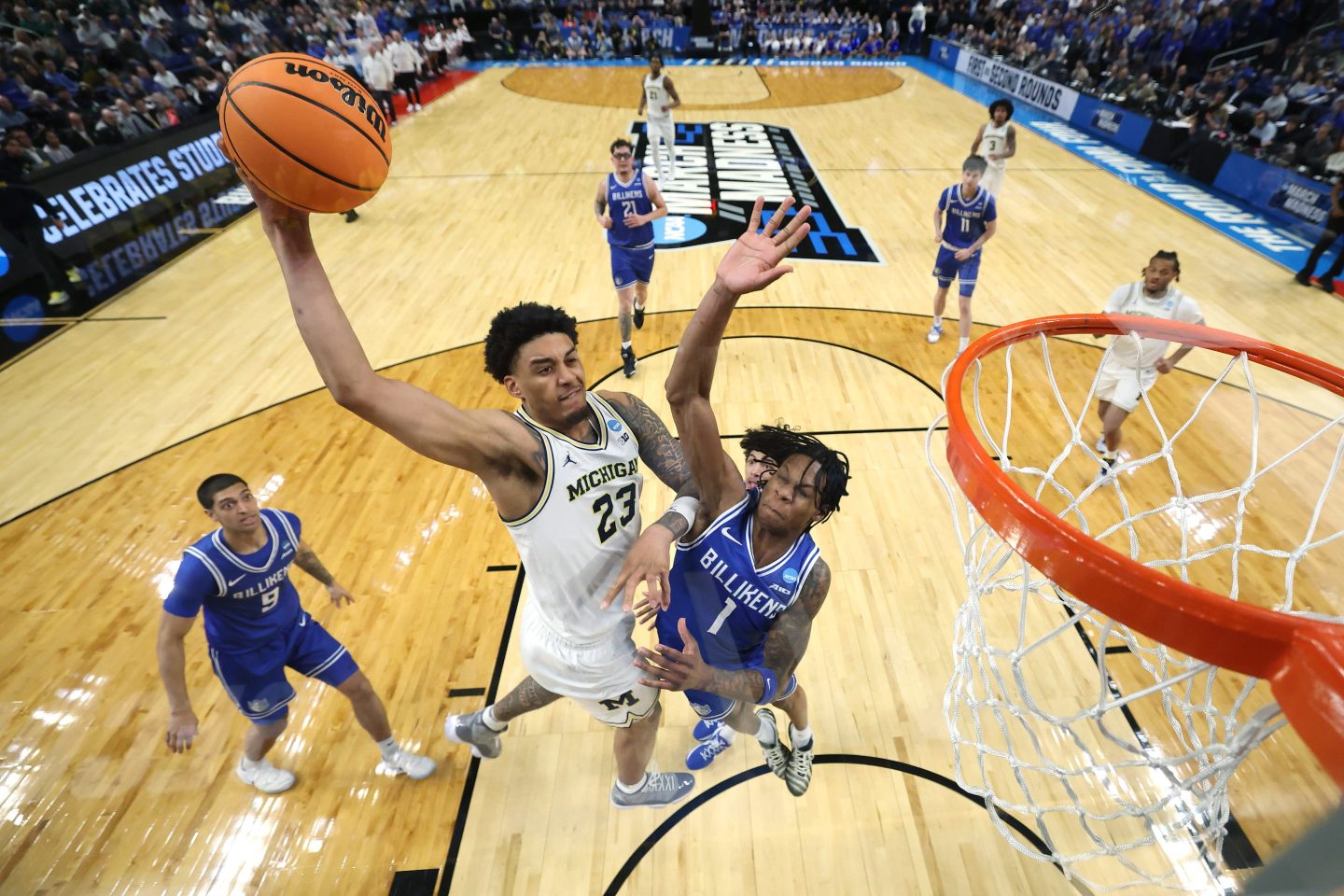 BUFFALO, NEW YORK - MARCH 21: Yaxel Lendeborg #23 of the Michigan Wolverines dunks the ball against the Saint Louis Billikens in the second round of the 2026 NCAA Men's Basketball Tournament at KeyBank Center on March 21, 2026 in Buffalo, New York.  (Photo by Ishika Samant/Getty Images)