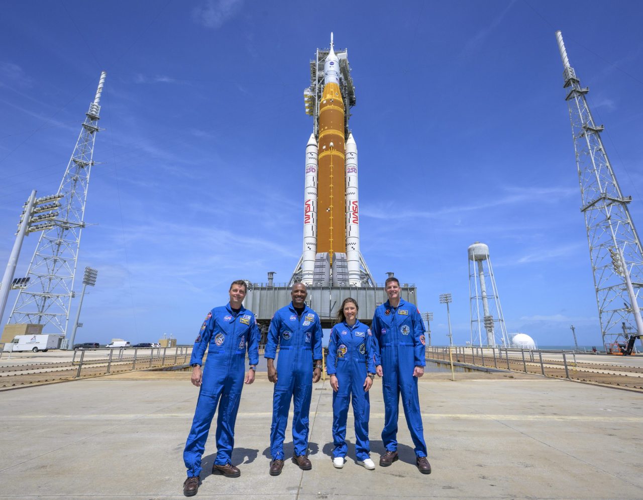 Nasa So NASA is finally going back to the moon, with Artemis II. What took so ...