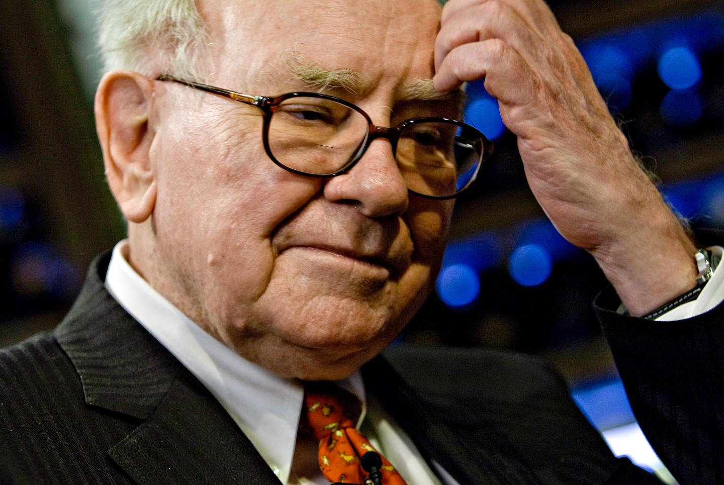 Warren Buffett scratching his head