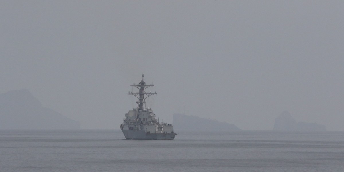 Iran threatens U.S. warships after they throw down the gauntlet for winner-take-all Strait of Hormuz Iran threatens U.S. warships after they throw down the gauntlet for winner-take-all Strait of Hormuz