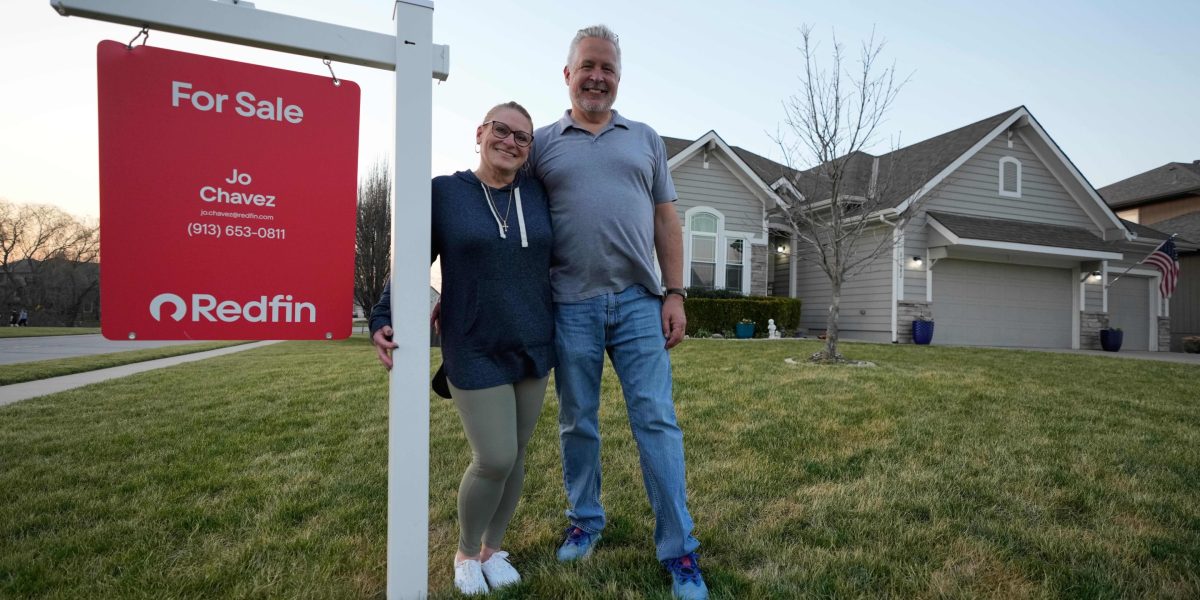 In this buyer's market, one home seller took an offer $10,000 below asking price, covered $5,000 in closing costs, and paid for $12,000 in repairs | Fortune