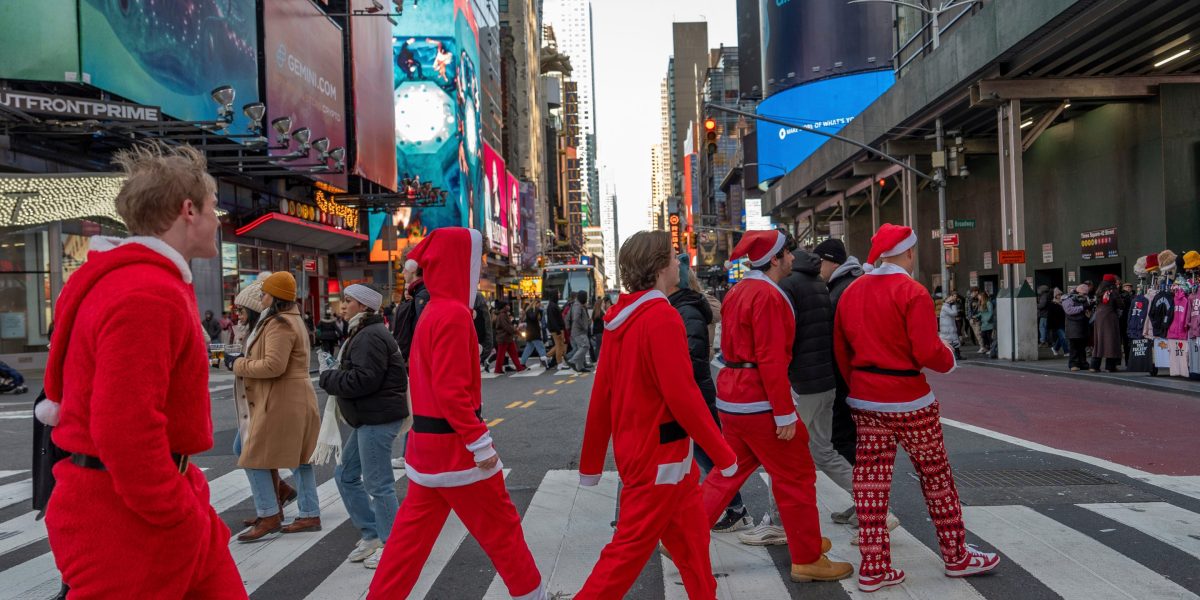 SantaCon, the charity fundraiser where drunk Santas flood NYC streets, was a con after all, say feds