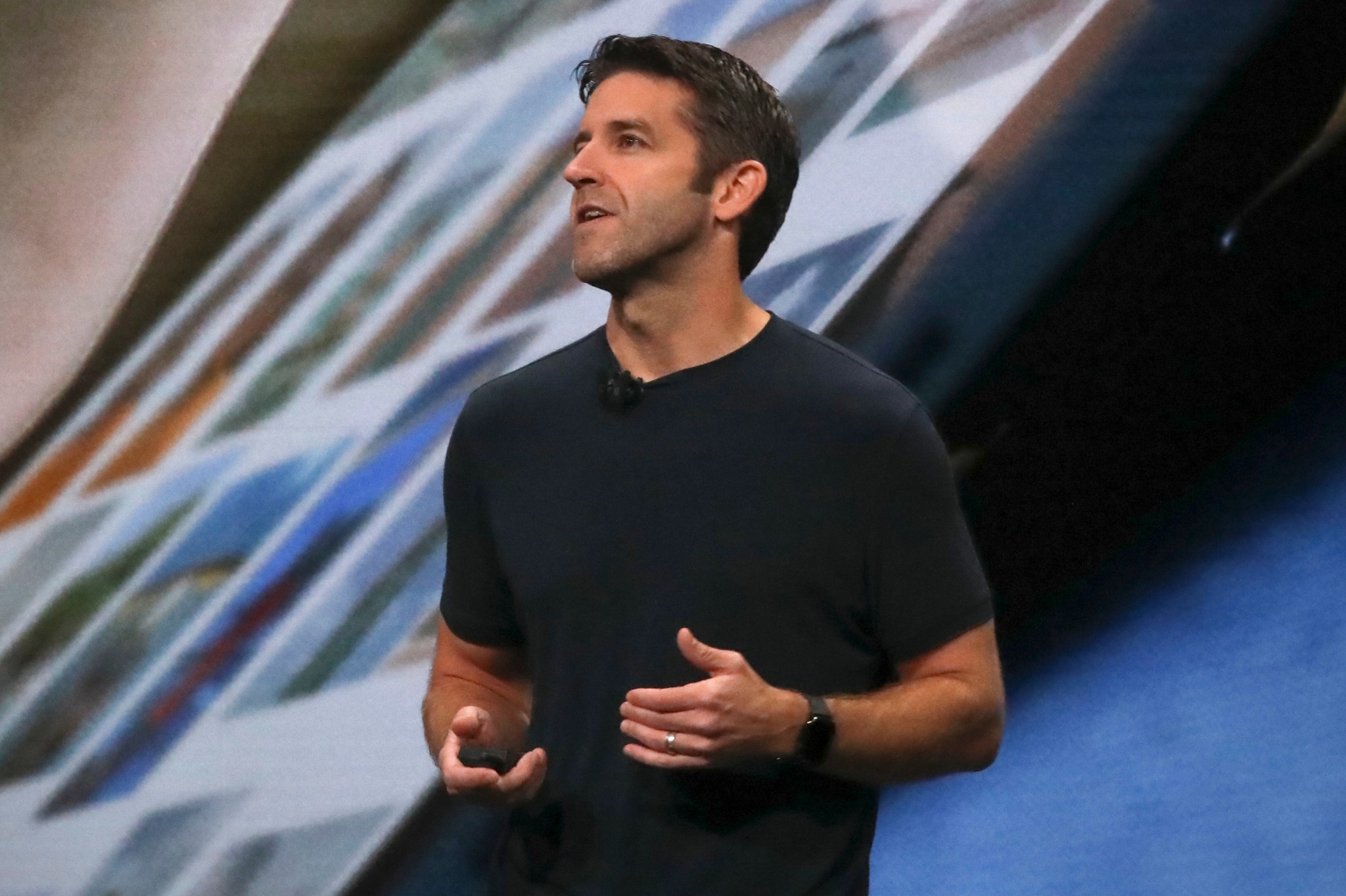 Apple Names Hardware Veteran John Ternus as Next CEO