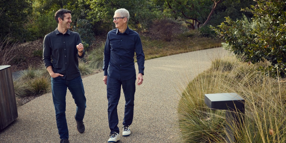 https://fortune.com/img-assets/wp-content/uploads/2026/04/Apple-John-Ternus-Tim-Cook_Full-Bleed-Imagejpgxlarge_2x.jpg?resize=1200,600