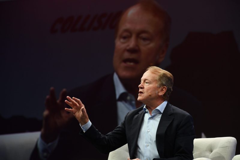 Cisco’s John Chambers lived through the dot-com crash. He says the AI bubble is harder to navigate