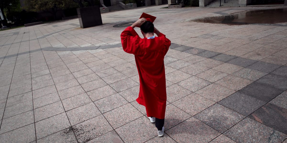 Gen Z Grads Turn to Entrepreneurship, Gig Work Amid Entry-Level Job Decline