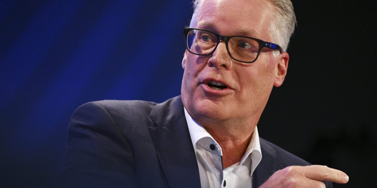 How Delta CEO Ed Bastian built a massive partnership with American Express that now generates over 10% of the airline’s revenue | Fortune