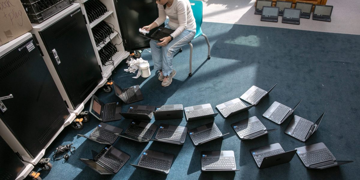 America’s schools admit screens make students worse off and are reversing years of tech-first policy America’s schools admit screens make students worse off and are reversing years of tech-first policy