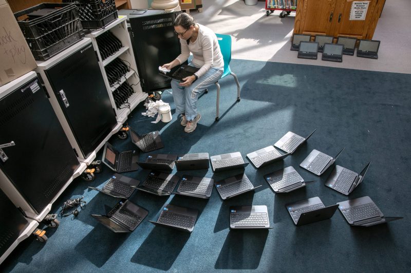 Schools across America are quietly admitting that screens in classrooms made students worse off and are reversing years of tech-first policies