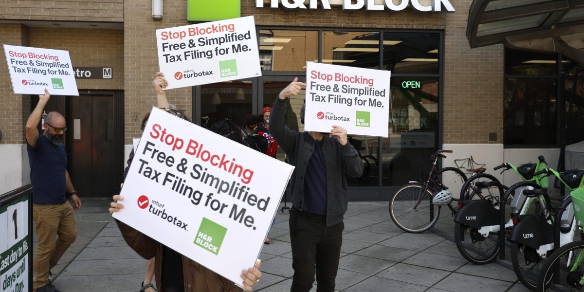 How a free tax filing system from the government went from 296,000 users to zero in just one year