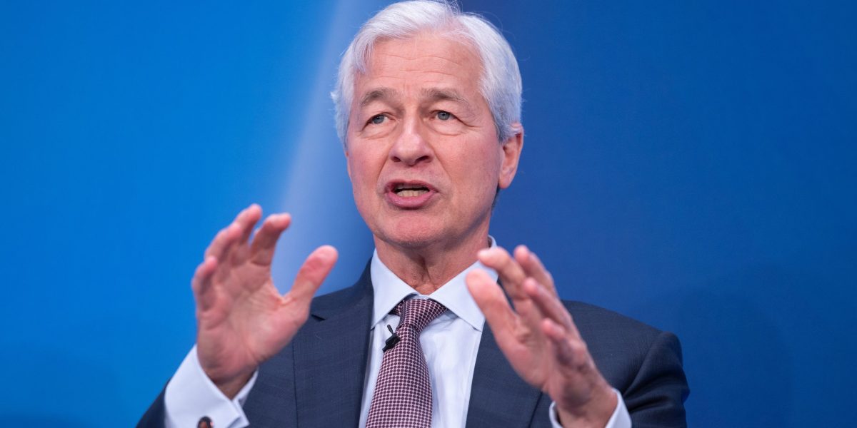 JPMorgan CEO Jamie Dimon predicts AI will cut the workweek down to 3.5 days—and tells Gen Z developing EQ is more important than ever | Fortune