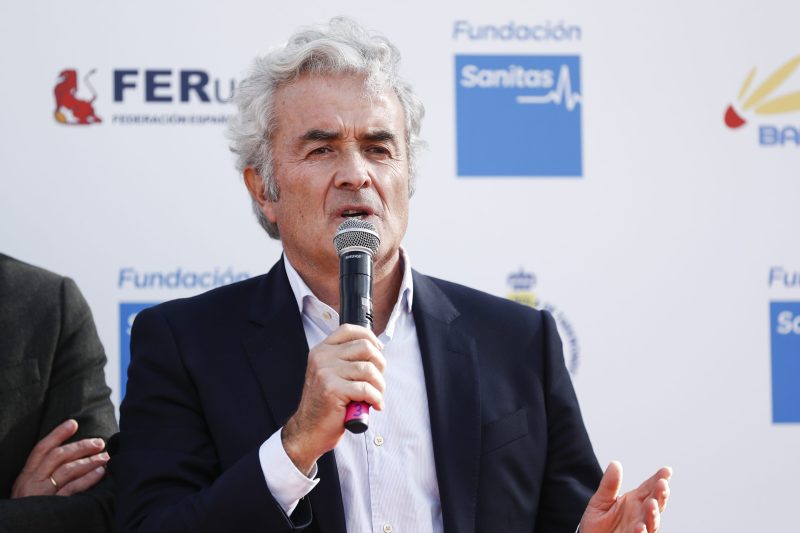 Craving work-life balance is a huge red flag, says Fortune 500 CEO—and like Barack Obama, he happily works through the weekends