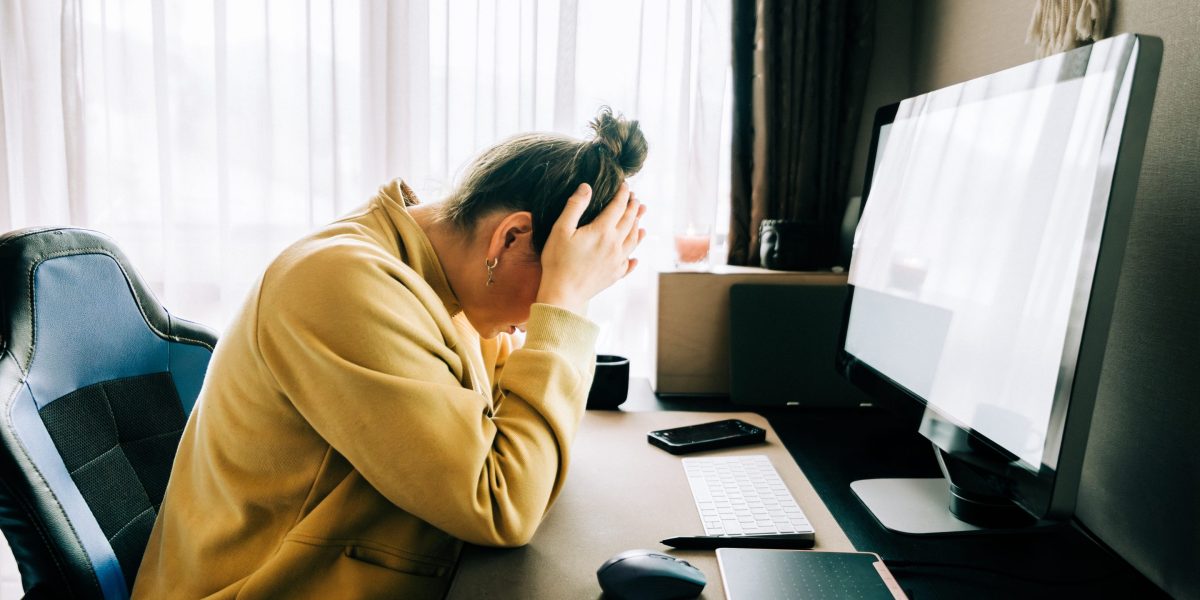 75% of Gen Z equate desk jobs with burnout and instability-and 1 in 4 are picking up a toolbelt instead | Fortune