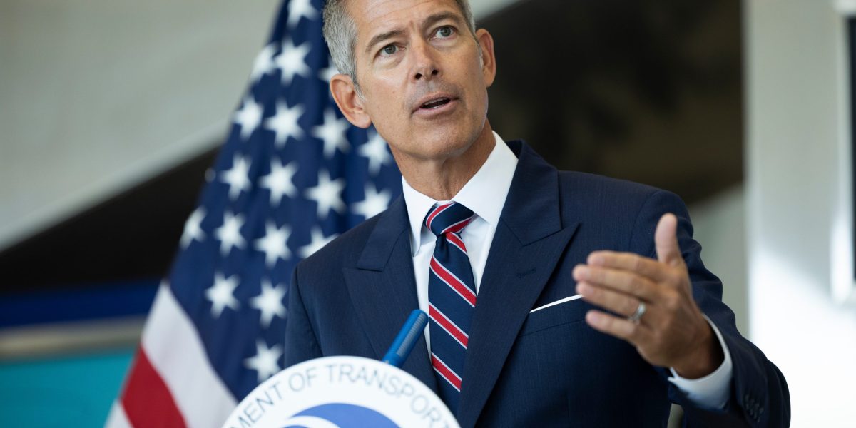 The Trump administration is recruiting Gen Z gamers to fix air traffic controller shortage