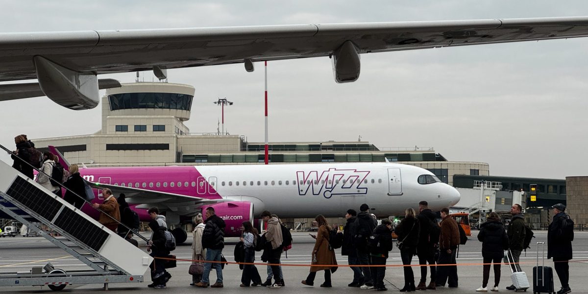 Italy sets jet fuel limits at some airports on supply gap | Fortune