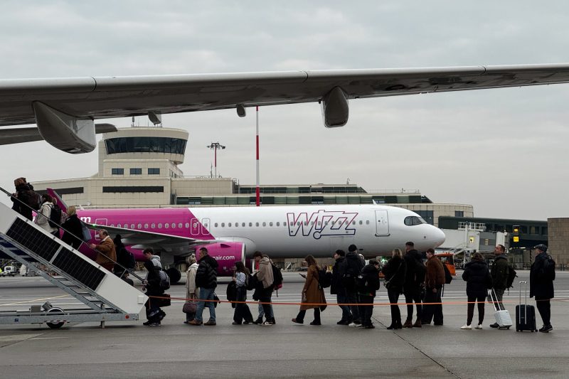 Italy sets jet fuel limits at some airports on supply gap