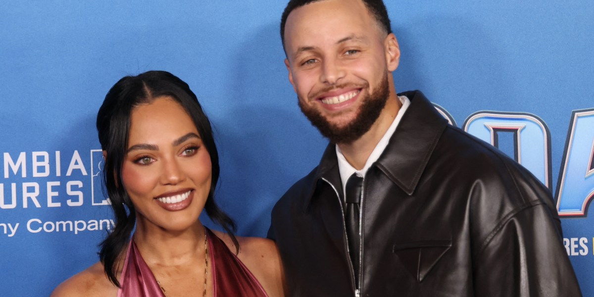 Stephen and Ayesha Curry talk about the one habit that separates good business leaders from great ones | Fortune