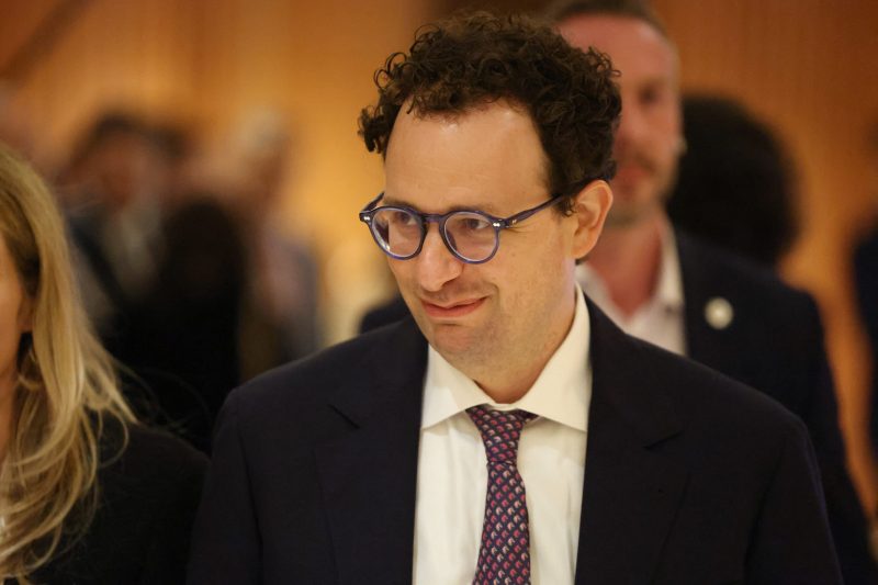 White House chief of staff to meet with Anthropic CEO about dangerous new Mythos model, official says