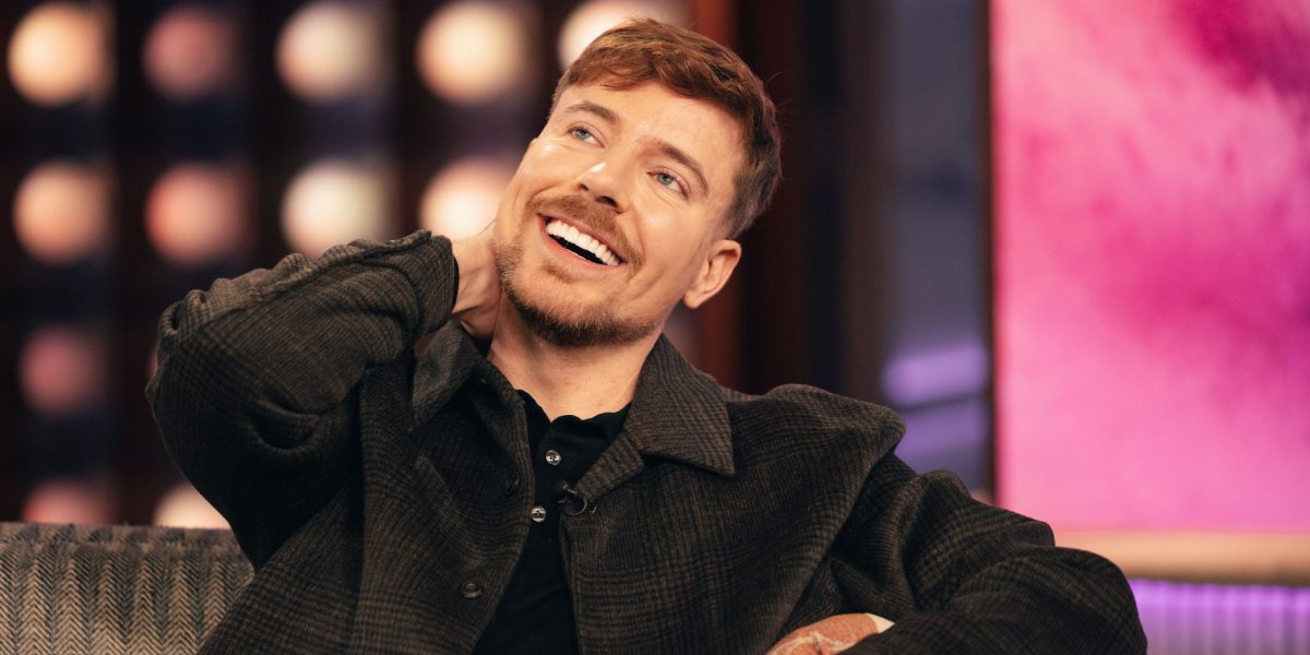 Miliarder Swadaya MrBeast Akui Keseimbangan Hidup-Kerja Nihil: “Hidup Saya untuk Bekerja”

MrBeast menyebutnya ‘keajaiban’ jika ia bekerja kurang dari 15 jam sehari.