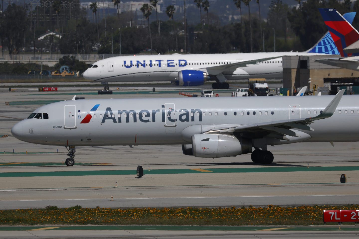 United CEO has pitched possible combination with rival American