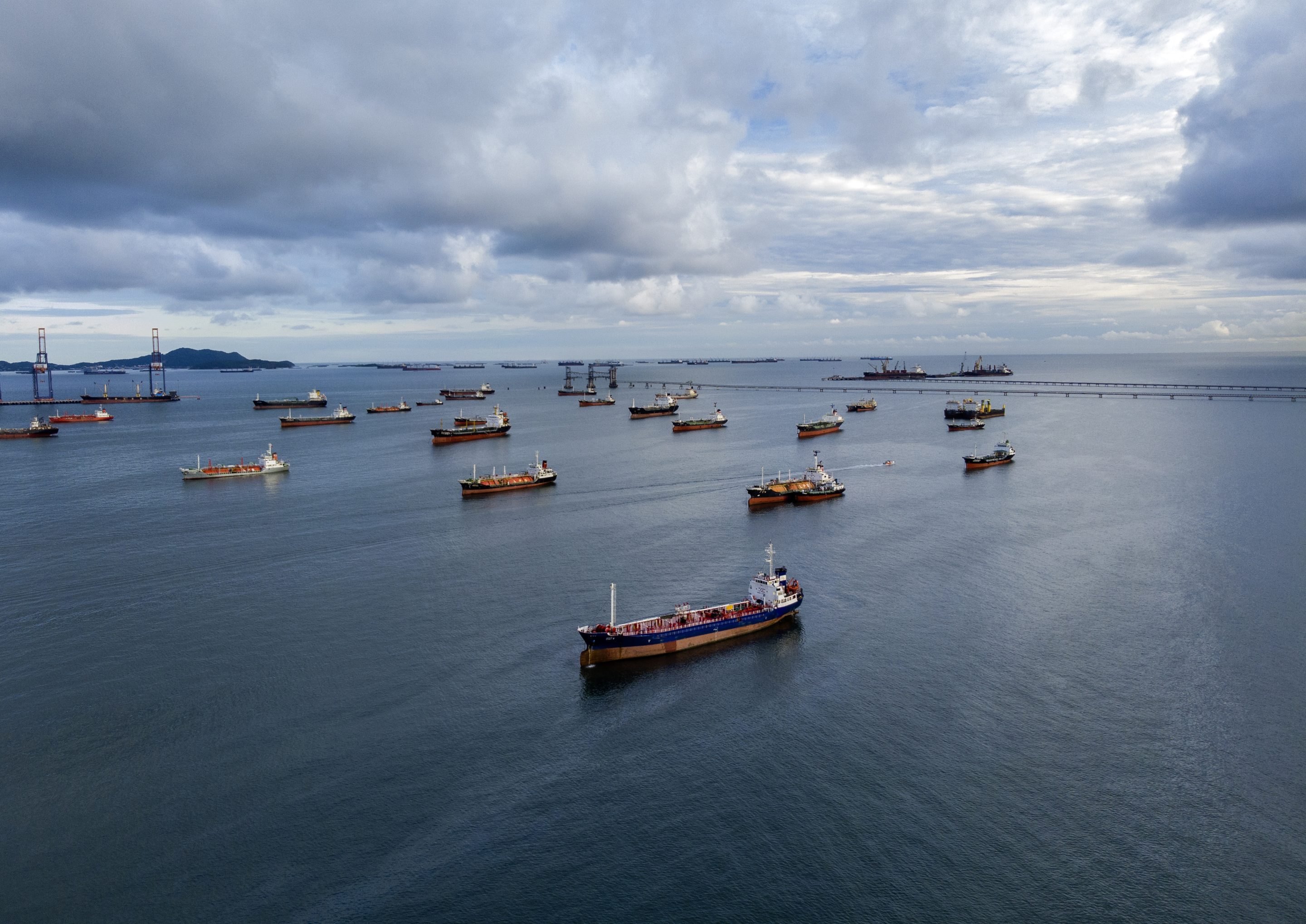 fortune.com - Aya S. Chacar - A global food emergency: Why the closed Strait of Hormuz puts half the world's calories at risk