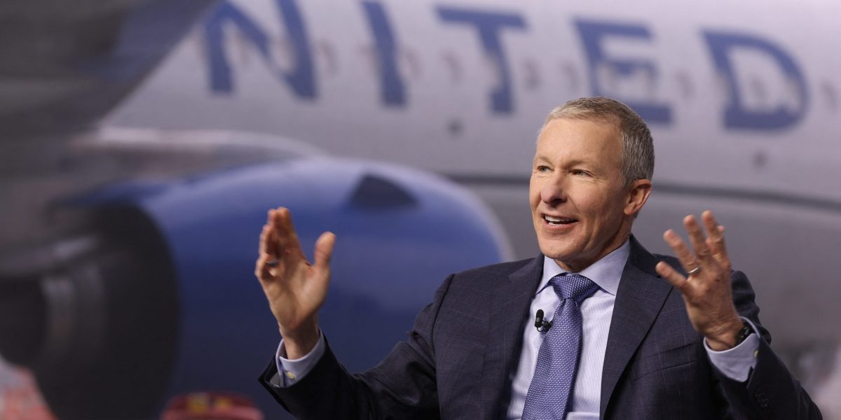 United Airlines CEO judges candidates by whether pilots would want to go on a four-day trip with them—if not, they don’t get hired