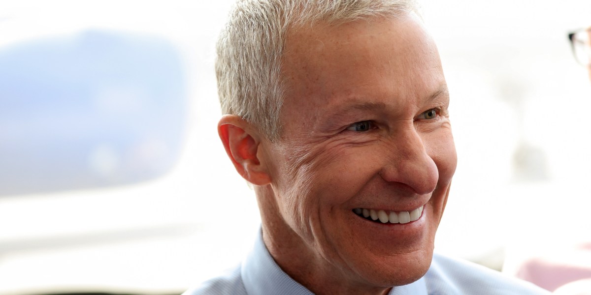 United CEO wants to acquire American Airlines - and its own boss used to be his closest ally