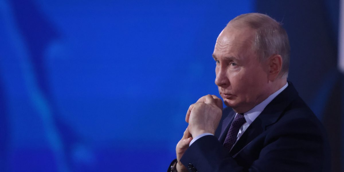 Putin Admits Russia's Economy Is in Trouble