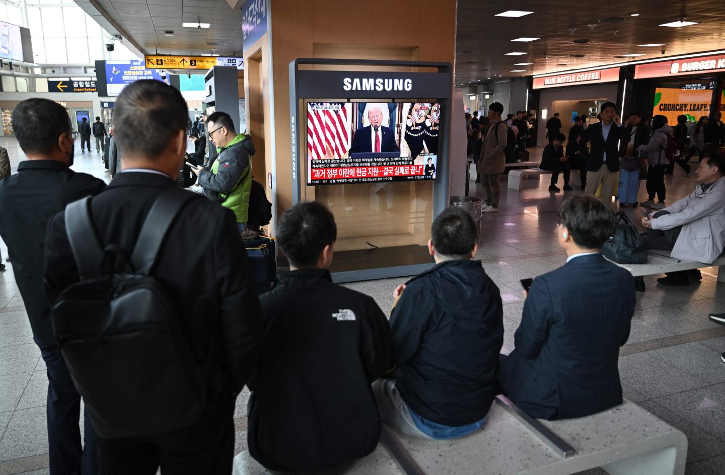 Asian markets drop after Trump signals he’ll bomb Iran ‘back to the stone ages,’ tells other countries to ‘take the lead’ in reopening Hormuz
