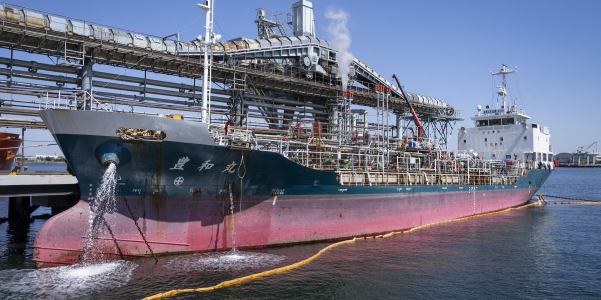 Asian stocks rally after Iran ceasefire, yet details on Hormuz opening remain unclear