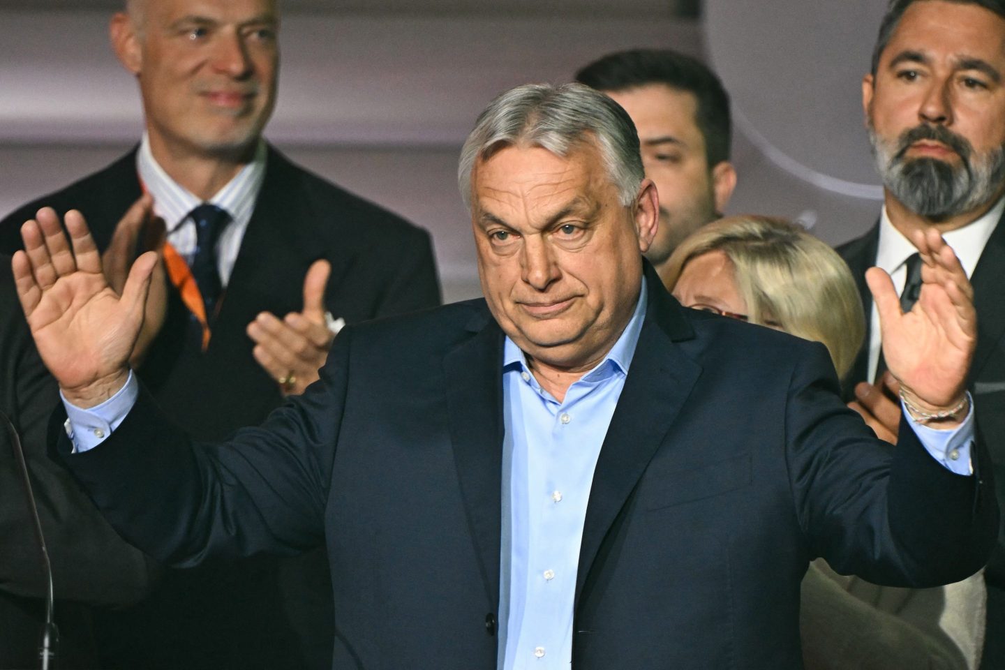 Hungarian voters oust Viktor Orbán, a close ally of Trump and Putin, despite late campaign push from JD Vance