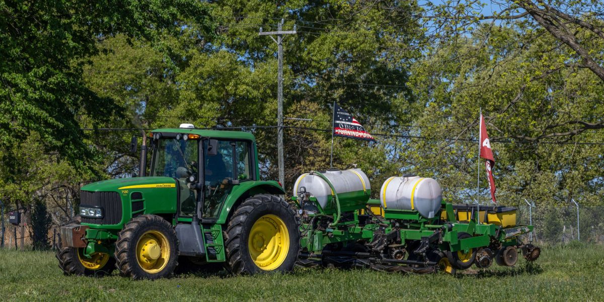 The Iran war’s fertilizer shock is hammering American farmers and 70% can’t afford what they need