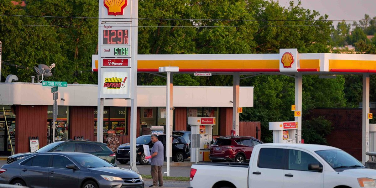 U.S. Energy Sec says gas prices won’t go below  until 2027. Trump says he’s ‘totally wrong’