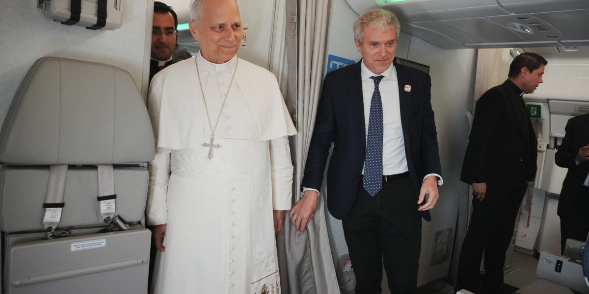 Pope Leo says he carries a photo of a slain Muslim boy in his pocket: ‘I cannot be in favor of war’