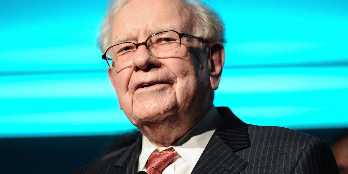 Warren Buffett&rsquo;s favorite market indicator is flashing a warning